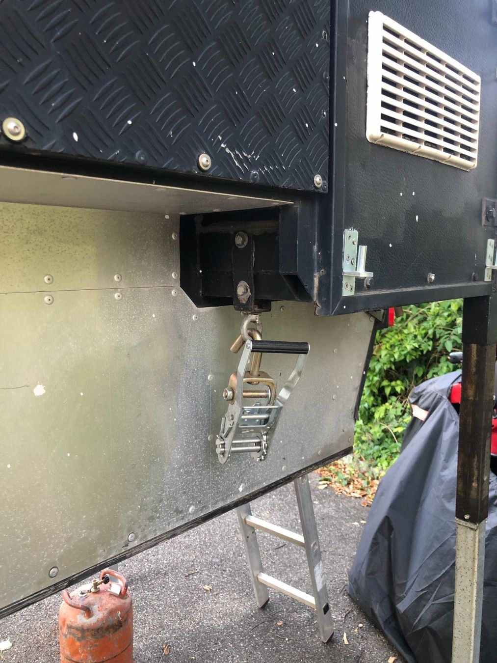 Veicoli da campeggio: Pickup-Wohnkabine – Usato da Münchenstein venduto da keinanO 2