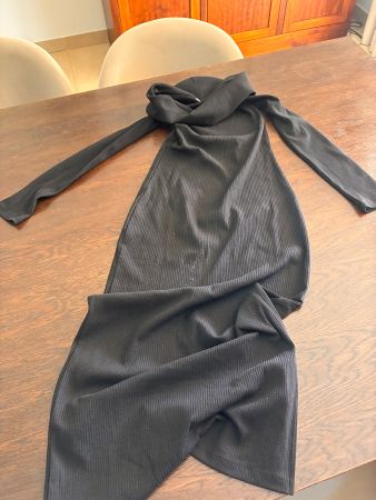 Robe longue MNG noire taille XS état neuf