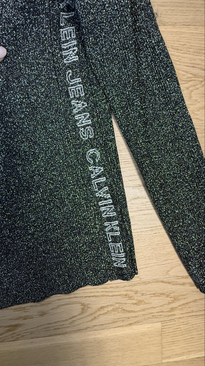 Calvin Klein Pullover & Sweatshirts: Pull scintillant Calvin Klein, idéal fêtes – Gebraucht aus Cham von Ezhdoll 2