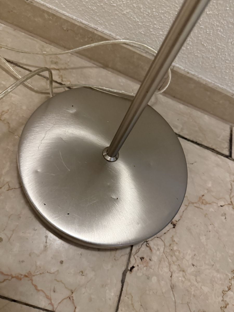 Lampes: Stehlampe LED – D'occasion à Kloten par pau_w2ck 2