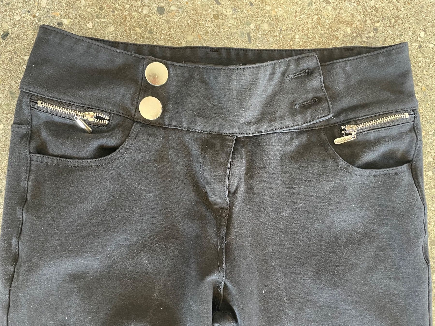 Hosen: Pantalon femme – Gebraucht aus Sion von tchana77 1