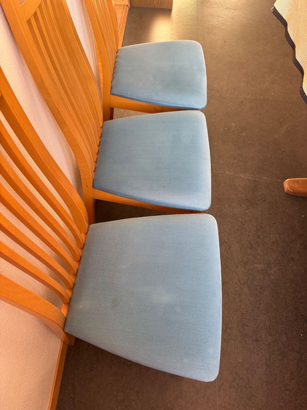 Sedie: 6 Stühle mit Polster – Usato da Arni AG venduto da Ivoma 4