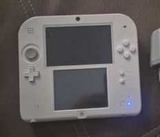 Nintendo 2DS Konsole Weiss gebraucht