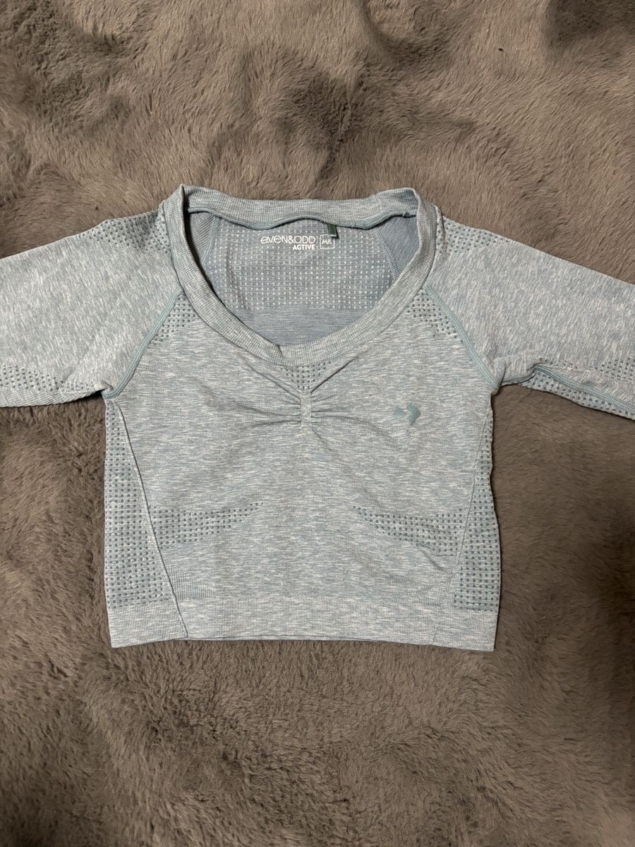 Top: Even&Odd Active Top, M/L, Light Blue, Excellent Condition – Nuovo (secondo la descrizione) da Wichtrach venduto da Re_Fit