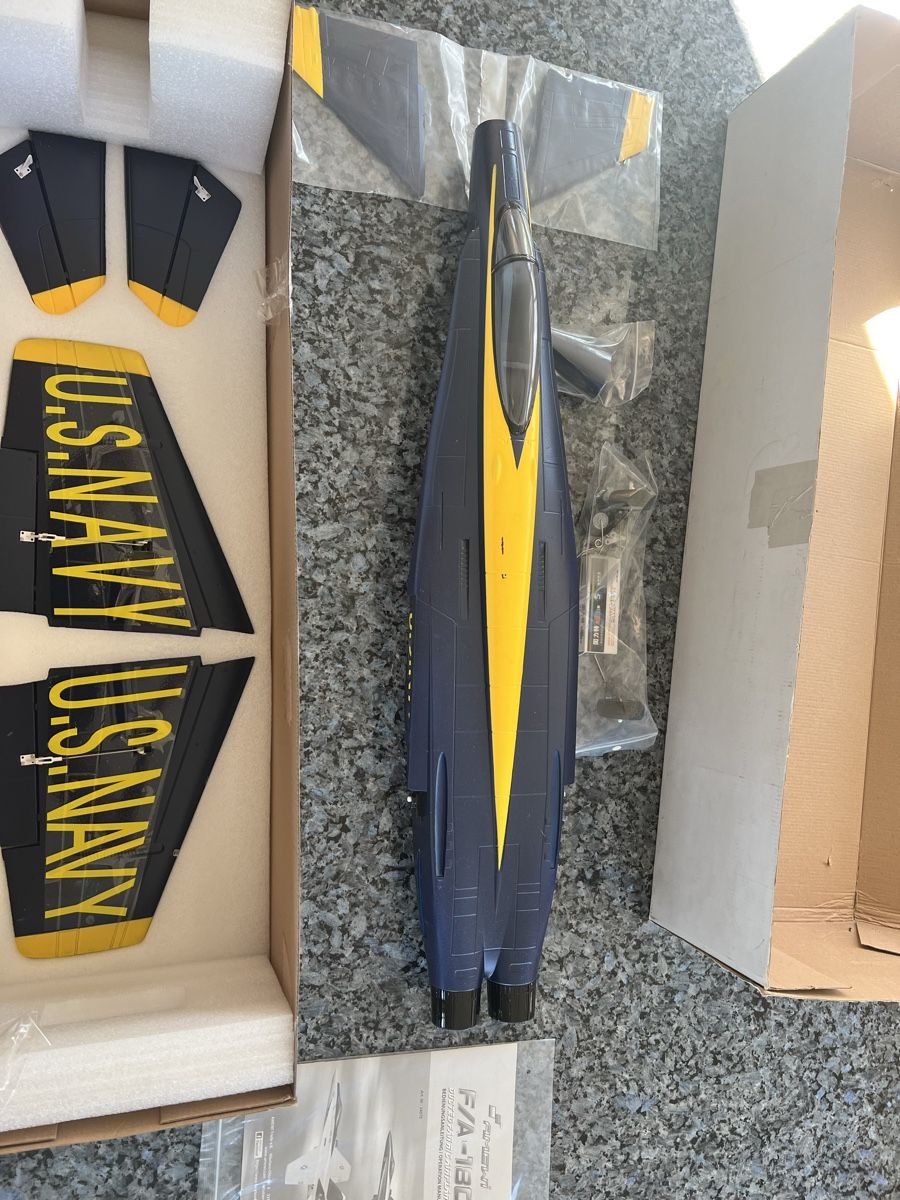 Kit di modellismo & Modellini statici: F18 Jet Blue Angel – Usato da Kerzers venduto da nol_npl9 1