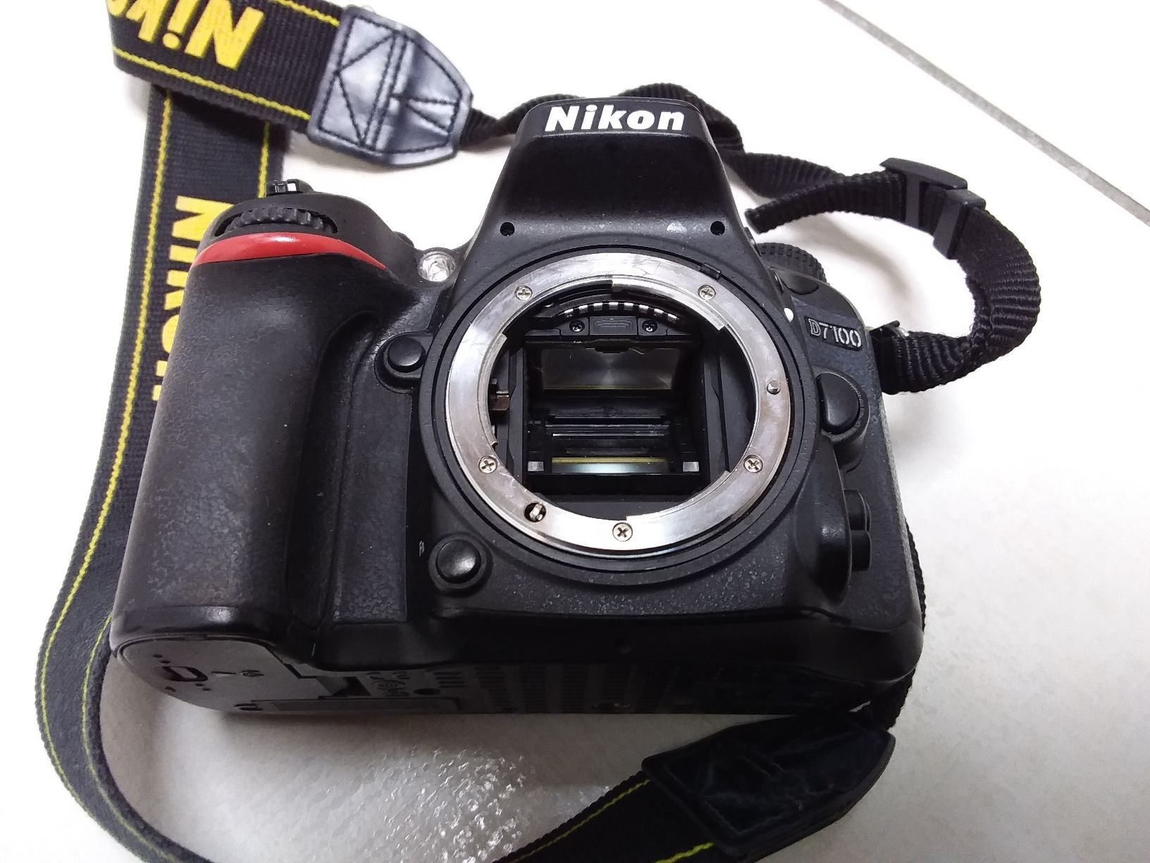 Nikon Appareil photo: Nikon D7100 – Défectueux à Ligornetto par Gurzo 4