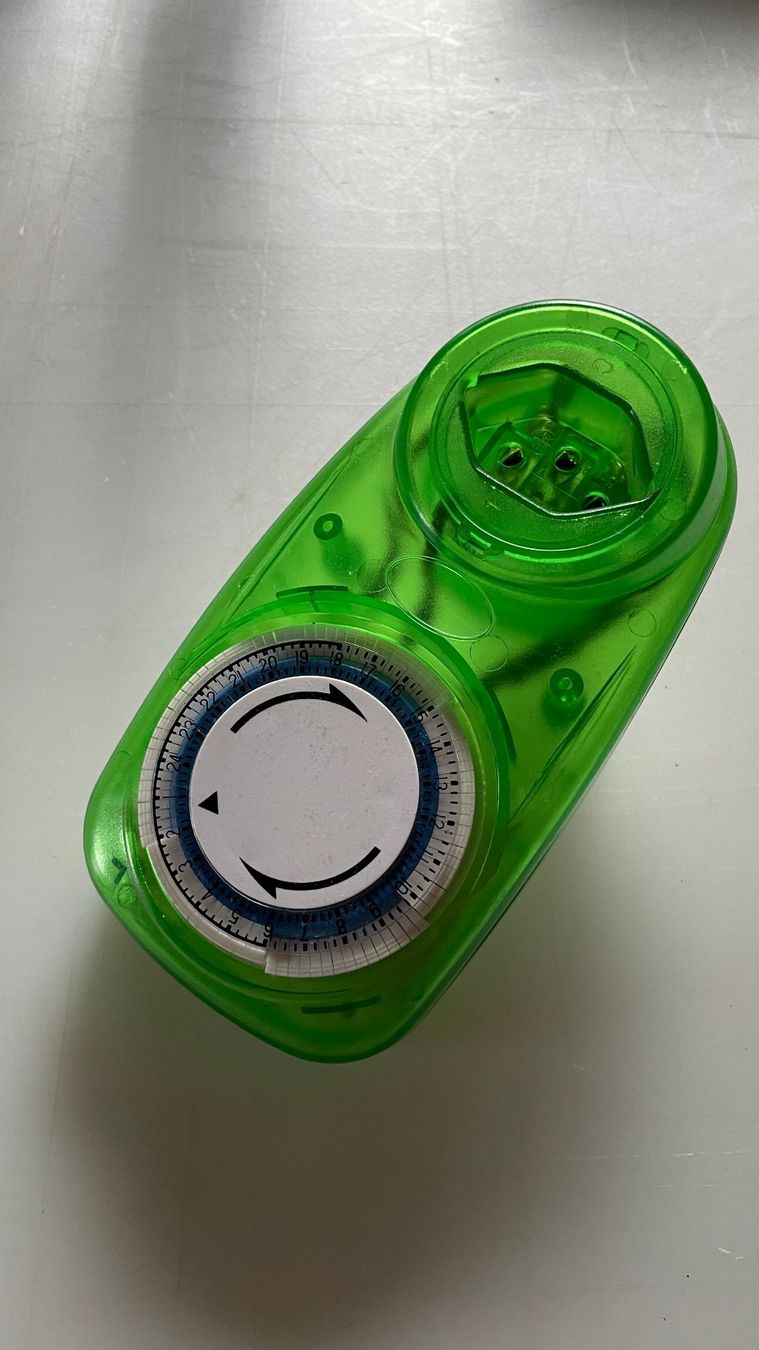 Interruttori: Zeitschaltuhr Schaltuhr Uhr Timer 230V – Nuovo (secondo la descrizione) da Glattfelden venduto da cybermaxx 1