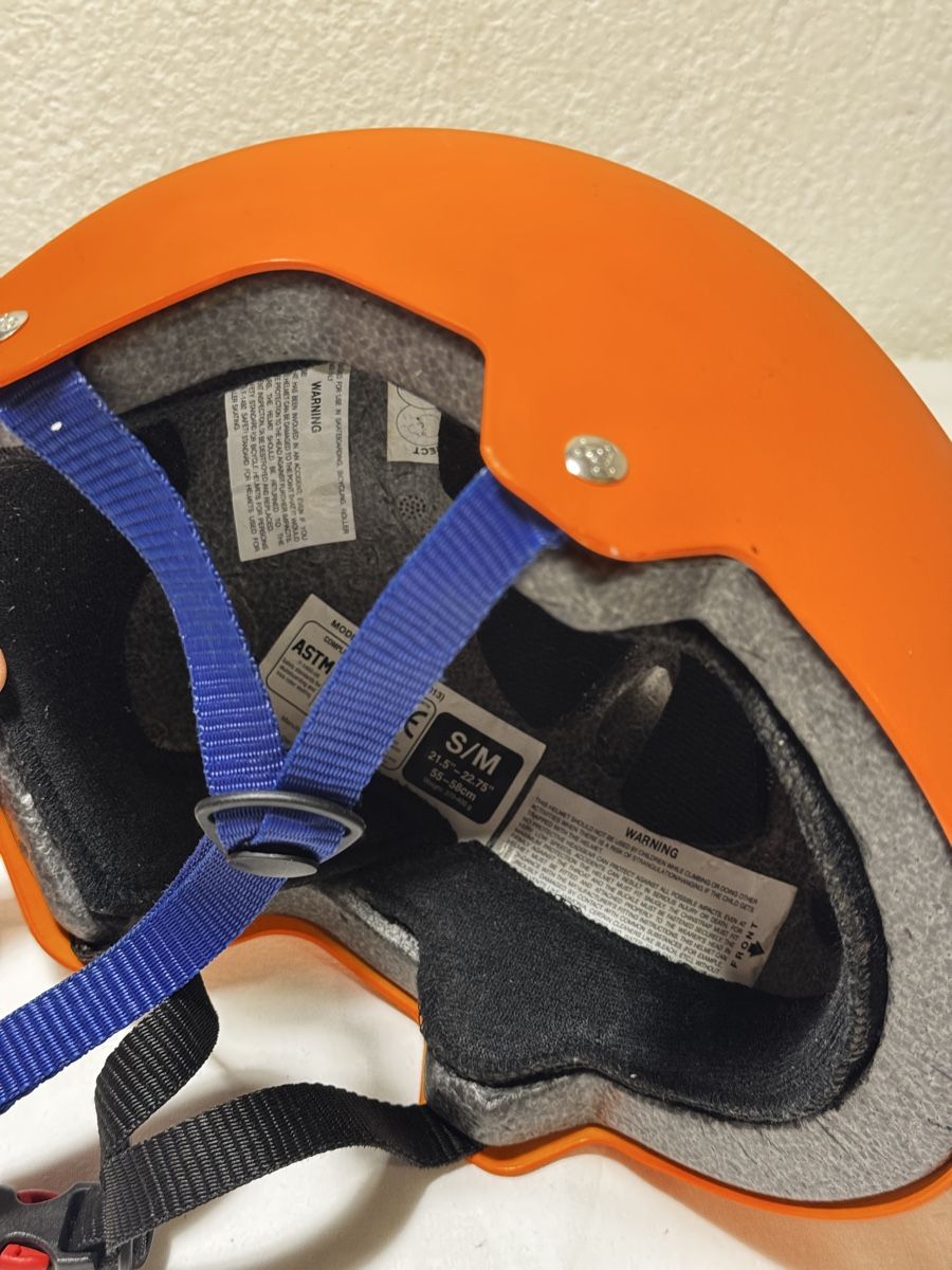 Caschi: Triple Eight Helm, Orange, Grösse S/M – Nuovo (secondo la descrizione) da Stüsslingen venduto da leo_nzh6 4