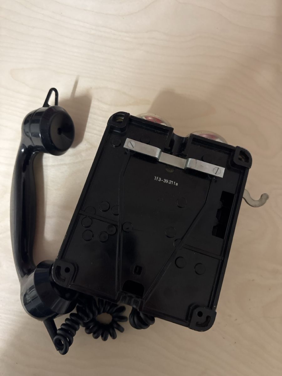 Telefone: Altes Telefon schwarz Drehscheibe mit Hörer  – Gebraucht aus Winterthur von Zahir02 1