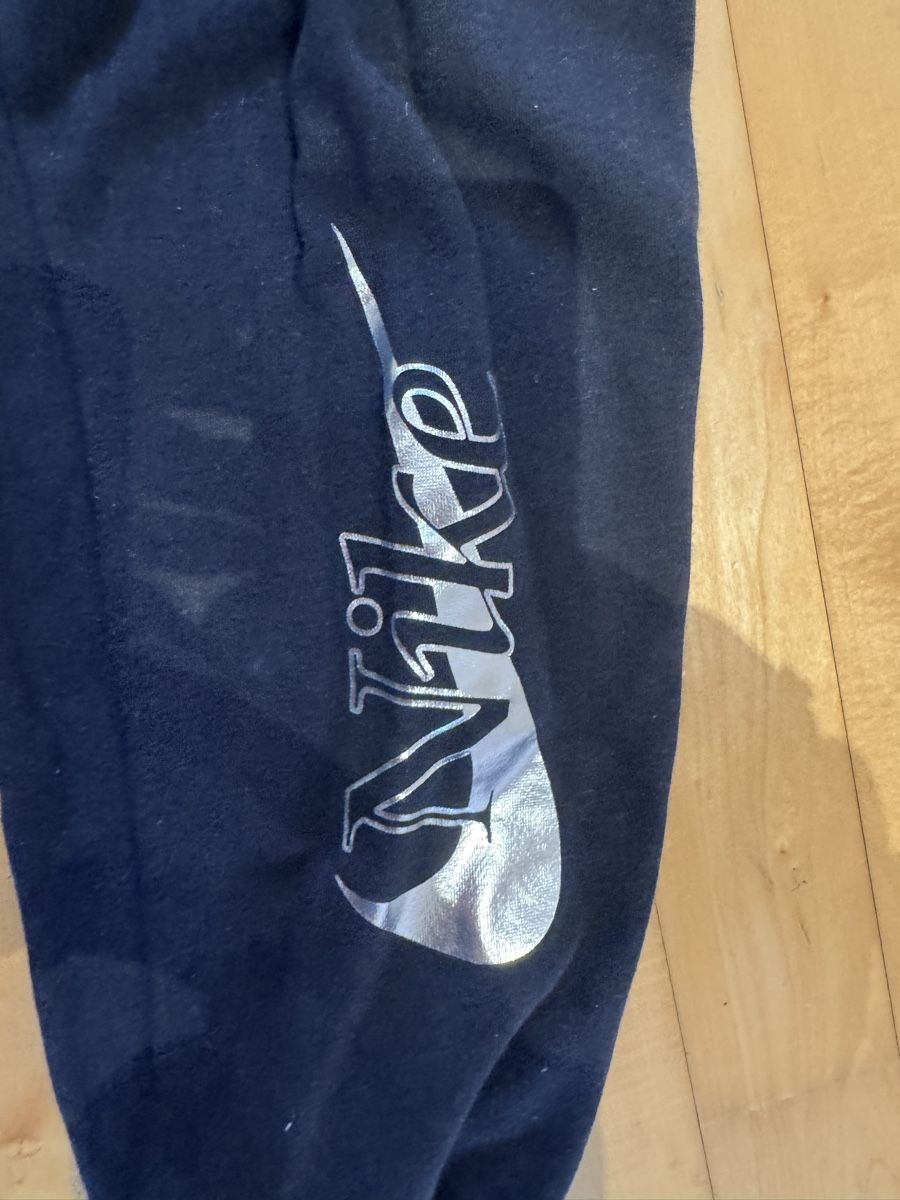 Nike Pantaloni: Nike Jogginghose schwarz silber Grösse S – Nuovo (secondo la descrizione) da Windisch venduto da Shakira085 1