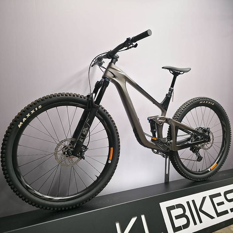 Giant Velos: NEU GIANT MOUNTAINBIKE FULLY CARBON – Gebraucht aus Tübach von KL-Bikes 8