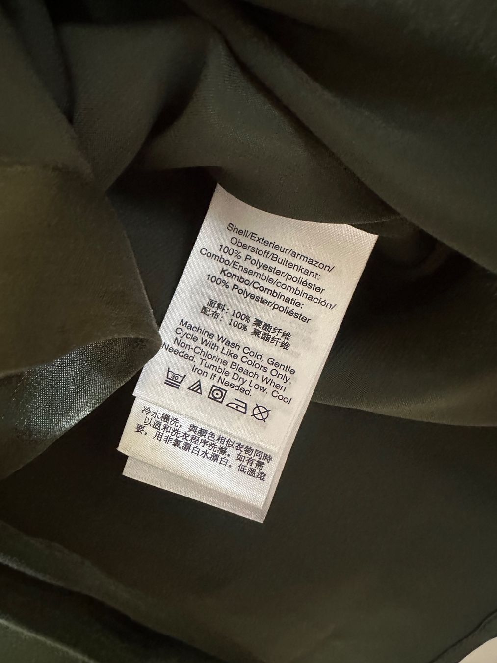 DKNY T-shirt: DKNY Top NEU – Nuovo (secondo la descrizione) da Zürich venduto da ong8 3