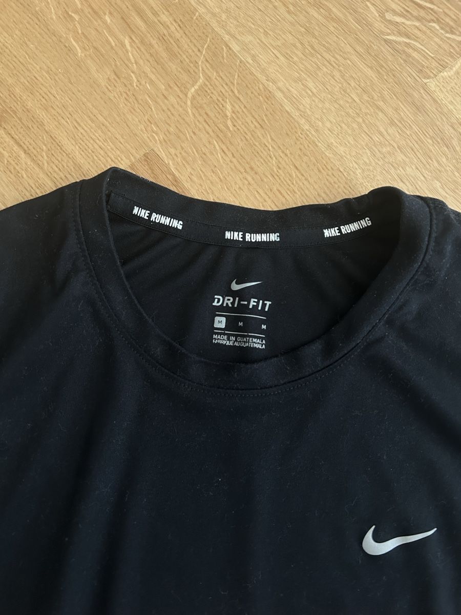 Nike T-shirts: Nike Dry Fit Shirt Grösse M – D'occasion à Uster par xBeccax 1