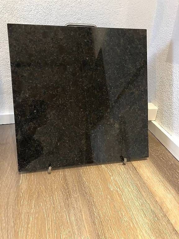 Radiatori: Granit Infrarotheizung mit Ständer – Usato da Stein am Rhein venduto da Gomme100 1