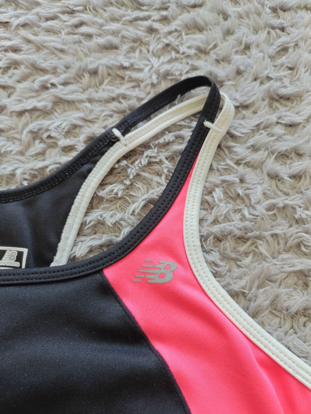 New Balance Top: New Balance Tank Top – Usato da Pieterlen venduto da Saemelili 2