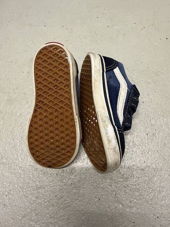 Chaussures garçon: Vans Schuhe 23.5 – D'occasion à Luzern par Sportstudentin 1