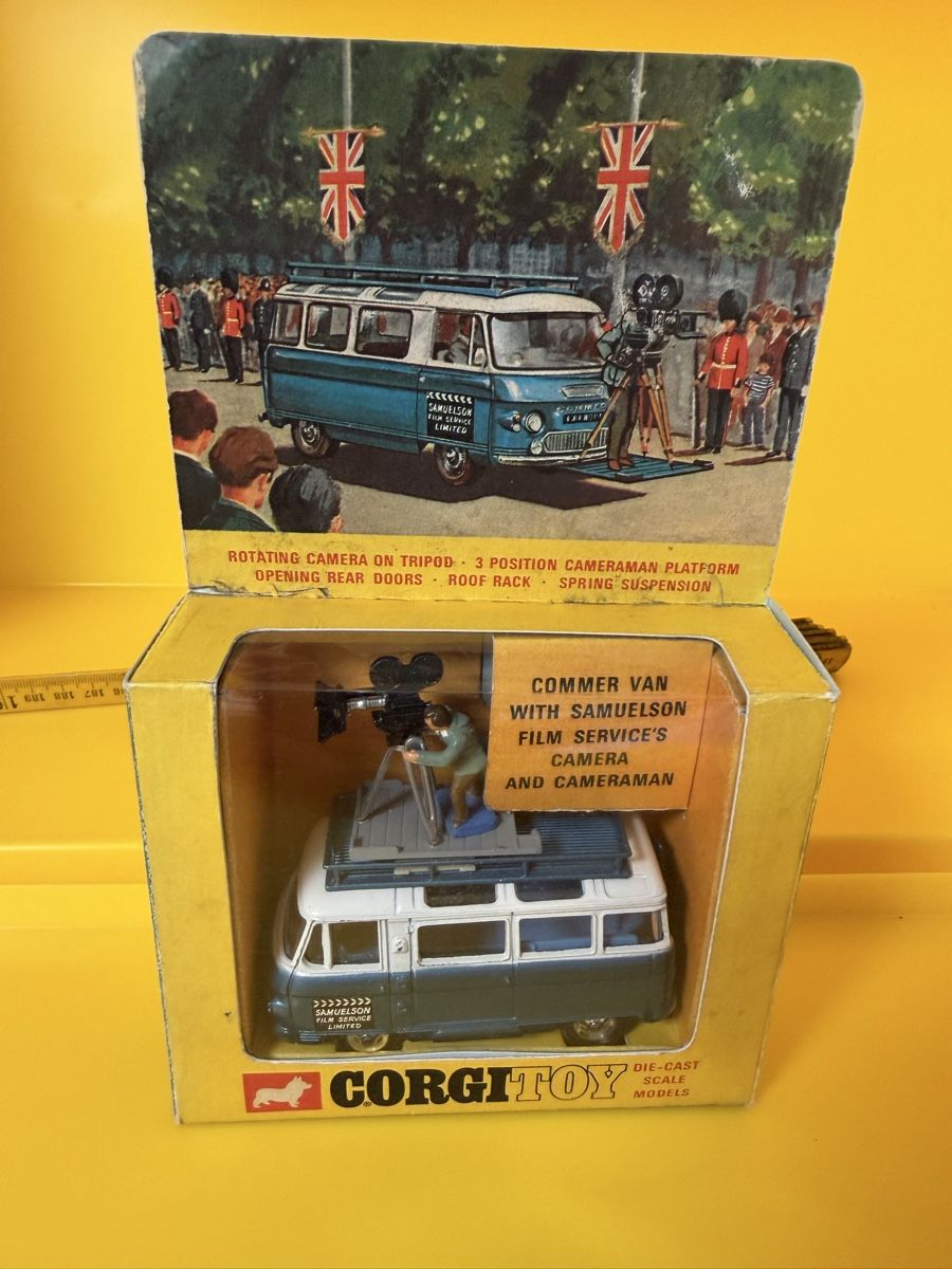 Corgi Toys Voitures modèles: Corgi Commer Bus 2500 Series Camera Man MIB – D'occasion à Evionnaz par eriba430