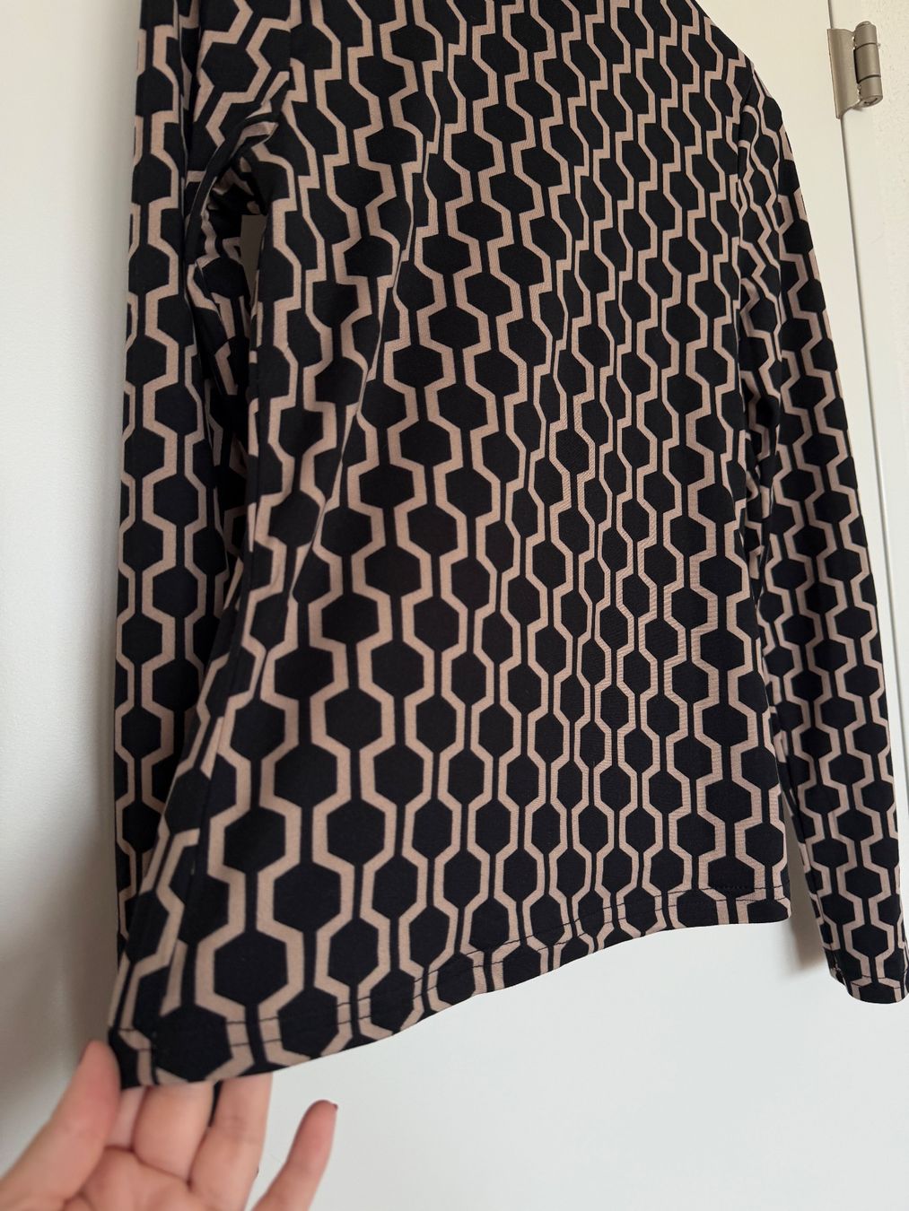 Pullover & Sweatshirts: Rollkragenpullover mit edlem Muster - S - wie NEU! – Neu (gemäss Beschreibung) aus Pfäffikon SZ von ansyyy 1