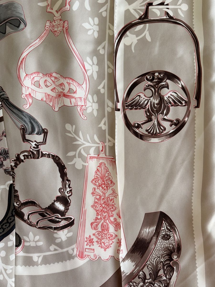 Hermès Hosen: Hermès Silk Pants - Size 40 - Iconic Print – Gebraucht aus Stallikon von RTagel 1
