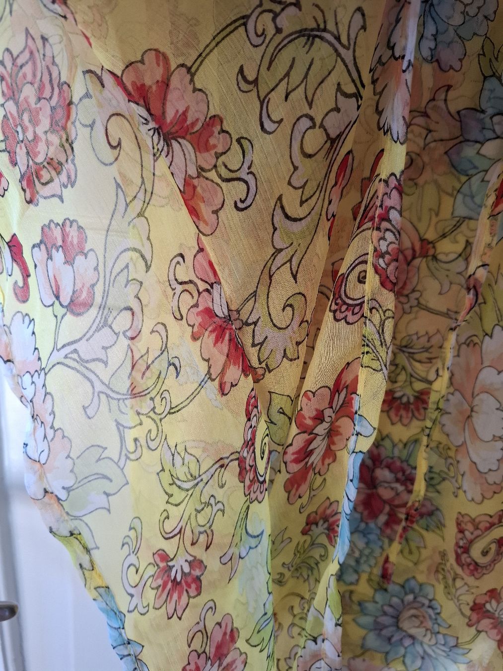 Kleider: Strandkleid gelb Blumen onesize – Gebraucht aus Ennetbaden von Rosen1 5