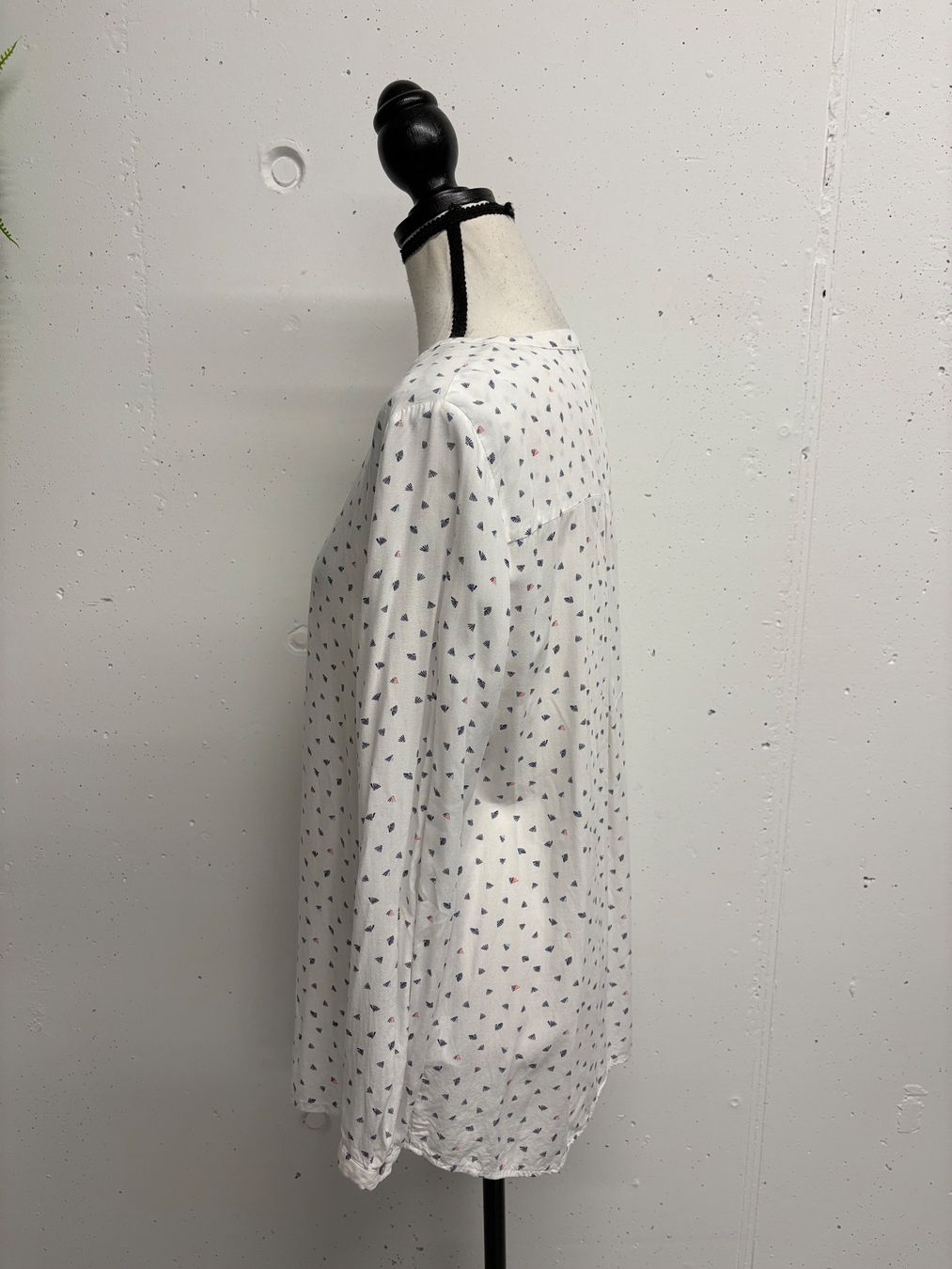 Esprit Camicette: Esprit Bluse 38 Weiss mit Muster Viskose leicht – Nuovo (secondo la descrizione) da Regensdorf venduto da secondchancefashion 2