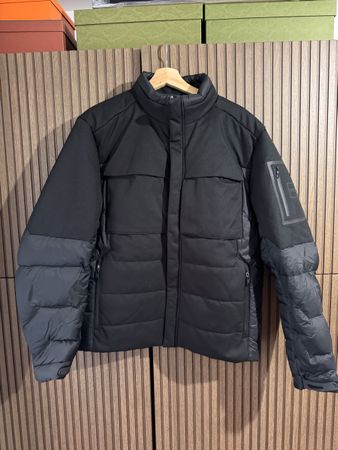 Hugo Boss Black Puffer Jacket with Zipper Pocket. Size L 🧥