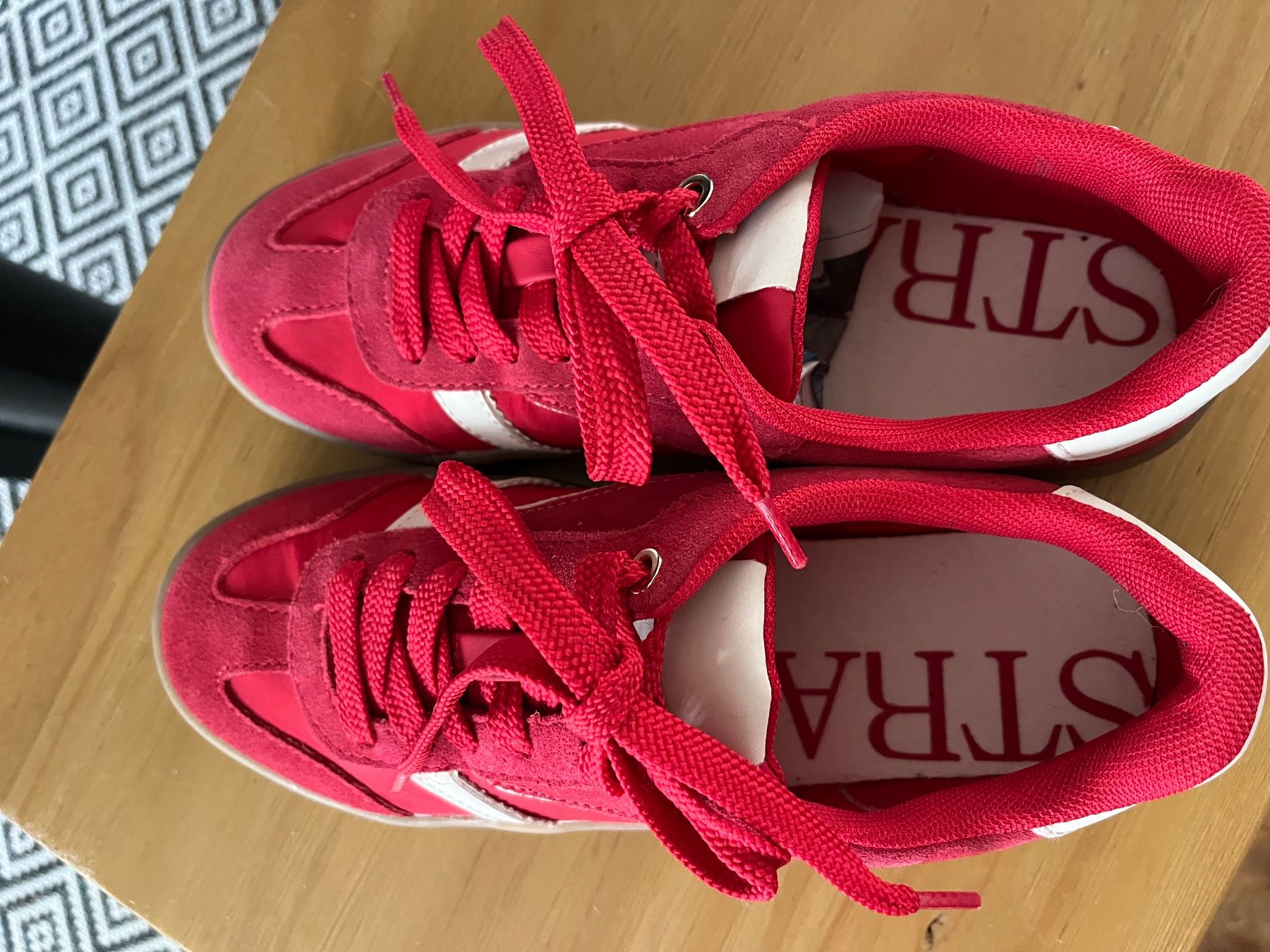 Stradivarius Scarpe da donna: Sneaker Stradivarius – Usato da Berneck venduto da flokati01 1