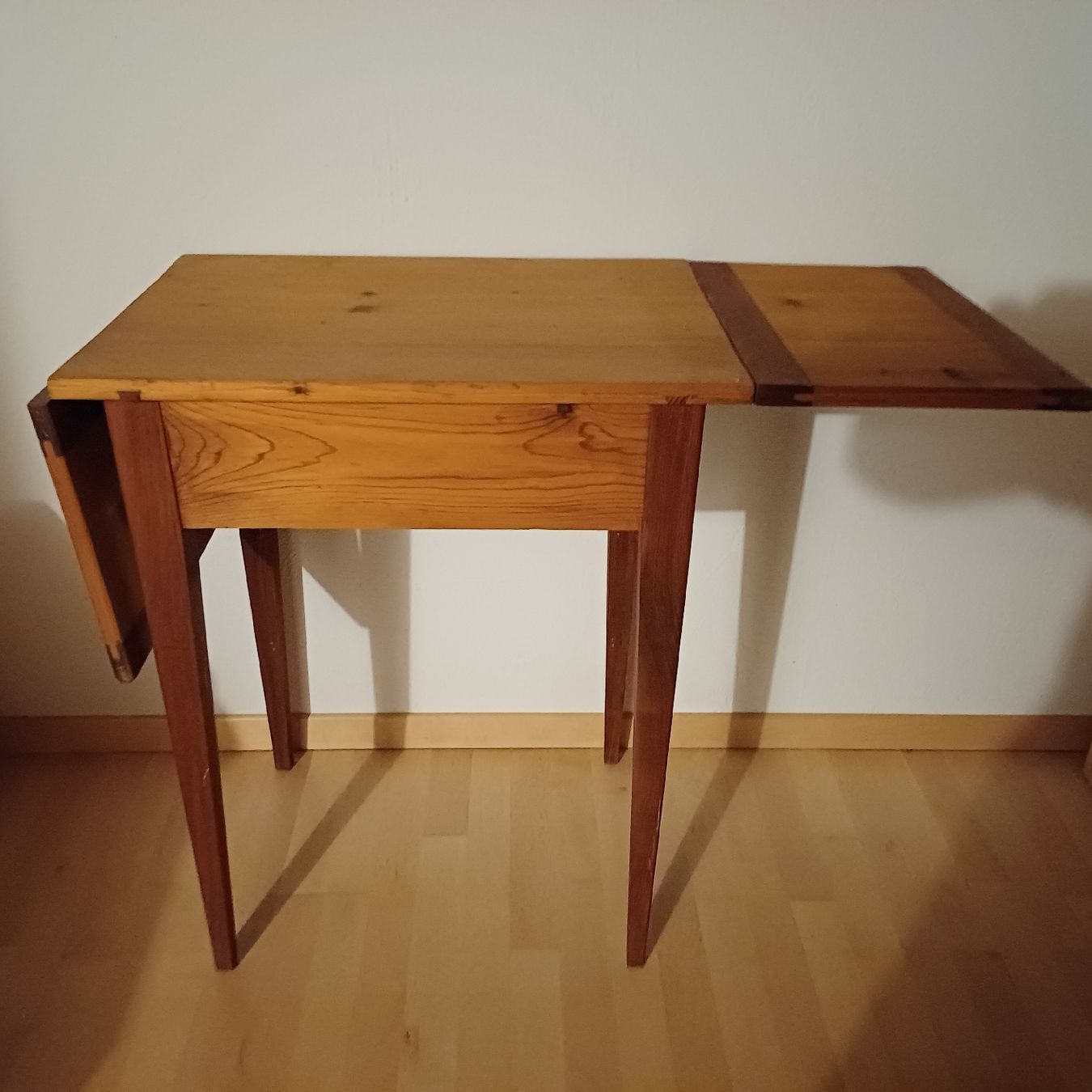 Tische: Tischli Holz massiv – Gebraucht aus Trimmis von grrose 3