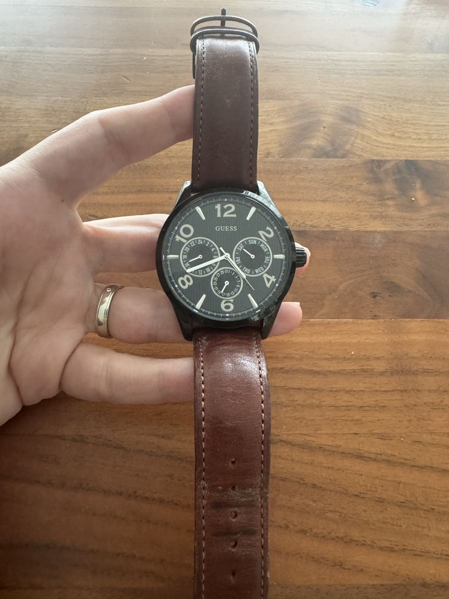 Guess Uhren: Guess Herrenuhr mit Lederarmband – Gebraucht aus Luzern von anavuk 2