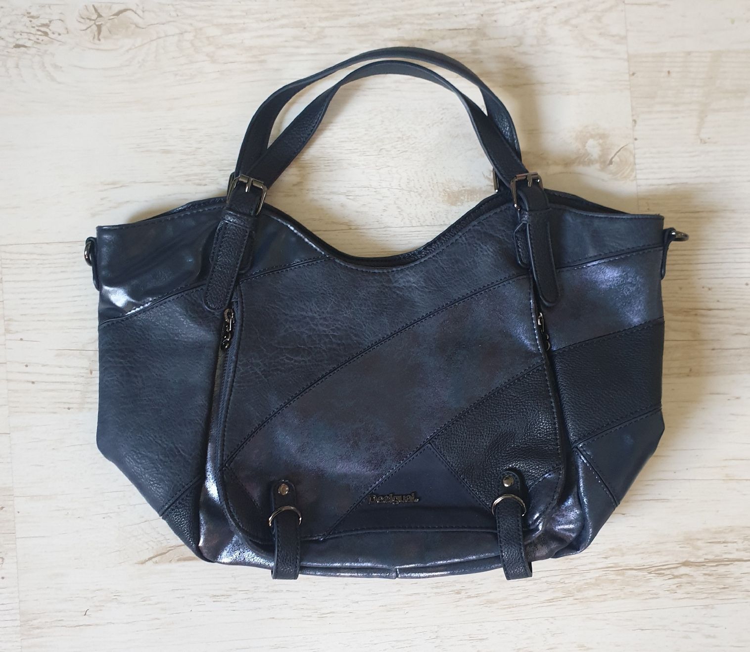 Desigual Borse da donna: Sac Desigual – Nuovo (secondo la descrizione) da Villeneuve VD venduto da Louta7