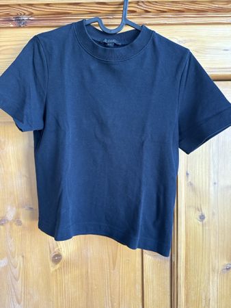 COS black shirt
