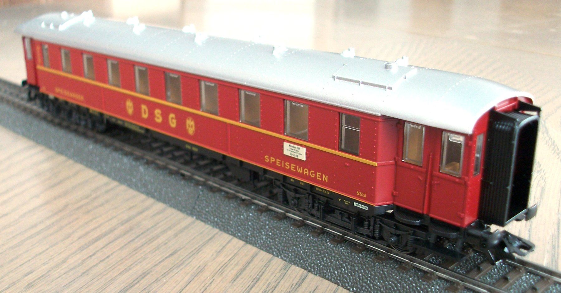 Märklin Modellini di ferrovie: DSG-Speisewagen rot; neu – Nuovo (secondo la descrizione) da St. Moritz venduto da Manu7500 3