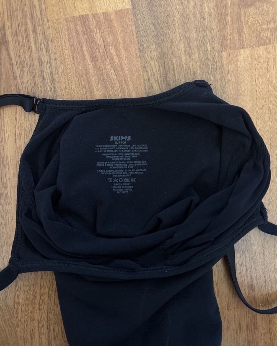 Skims Tops: SKIMS Bodysuit black Size S – Neu (gemäss Beschreibung) aus Kirchberg SG von schwarzekatze7 1