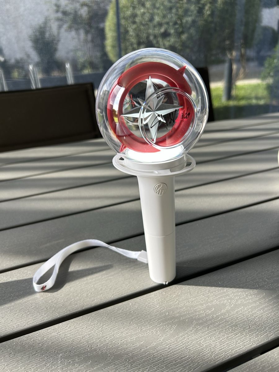 Lampen: Stray Kids Official Lightstick – Neu (gemäss Beschreibung) aus Rupperswil von van_tyy6 4