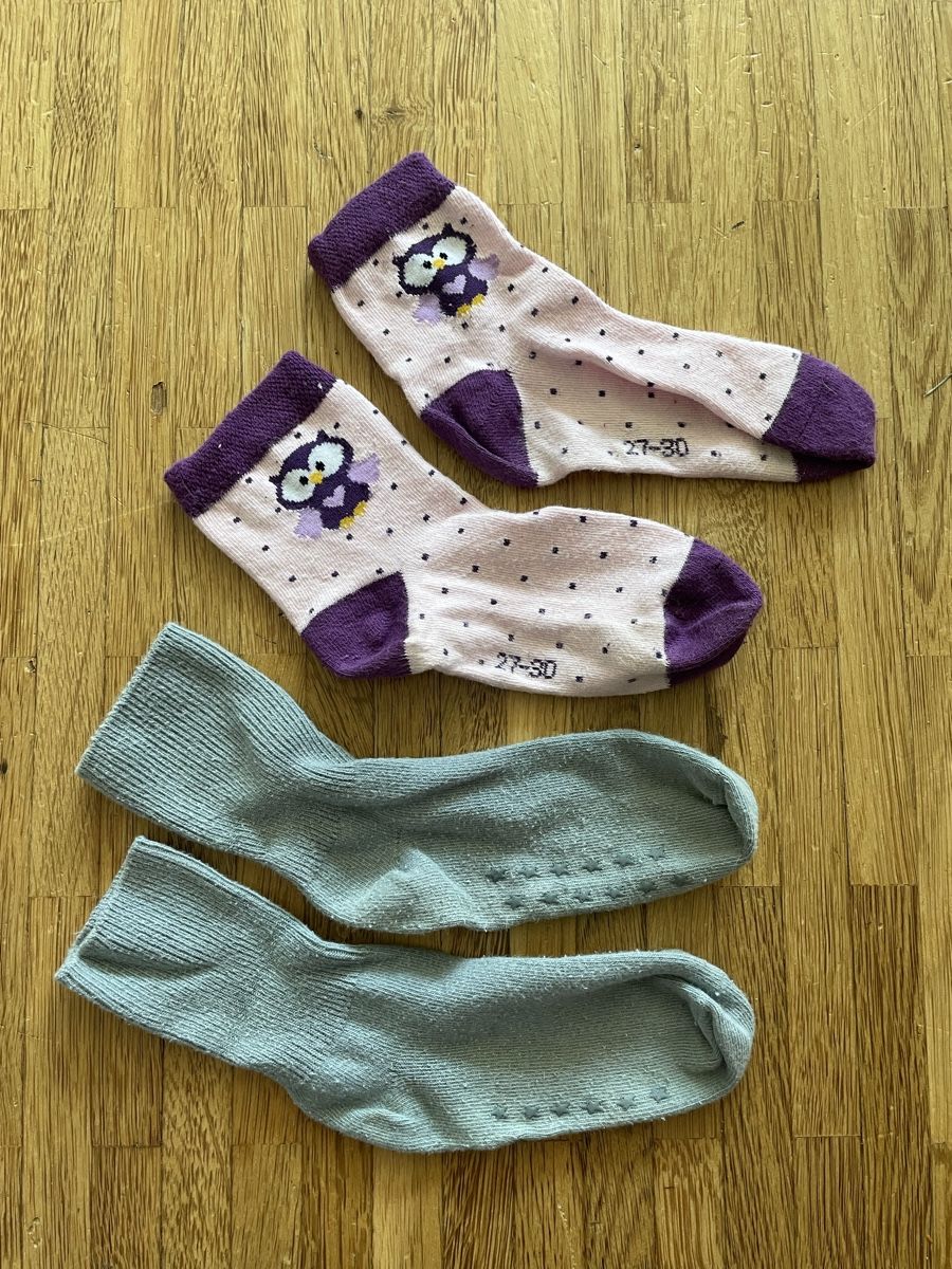 Calze per bambini: Kindersocken, Grösse 27-30, Eule und Antirutsch – Usato da luzern venduto da plueschmors.