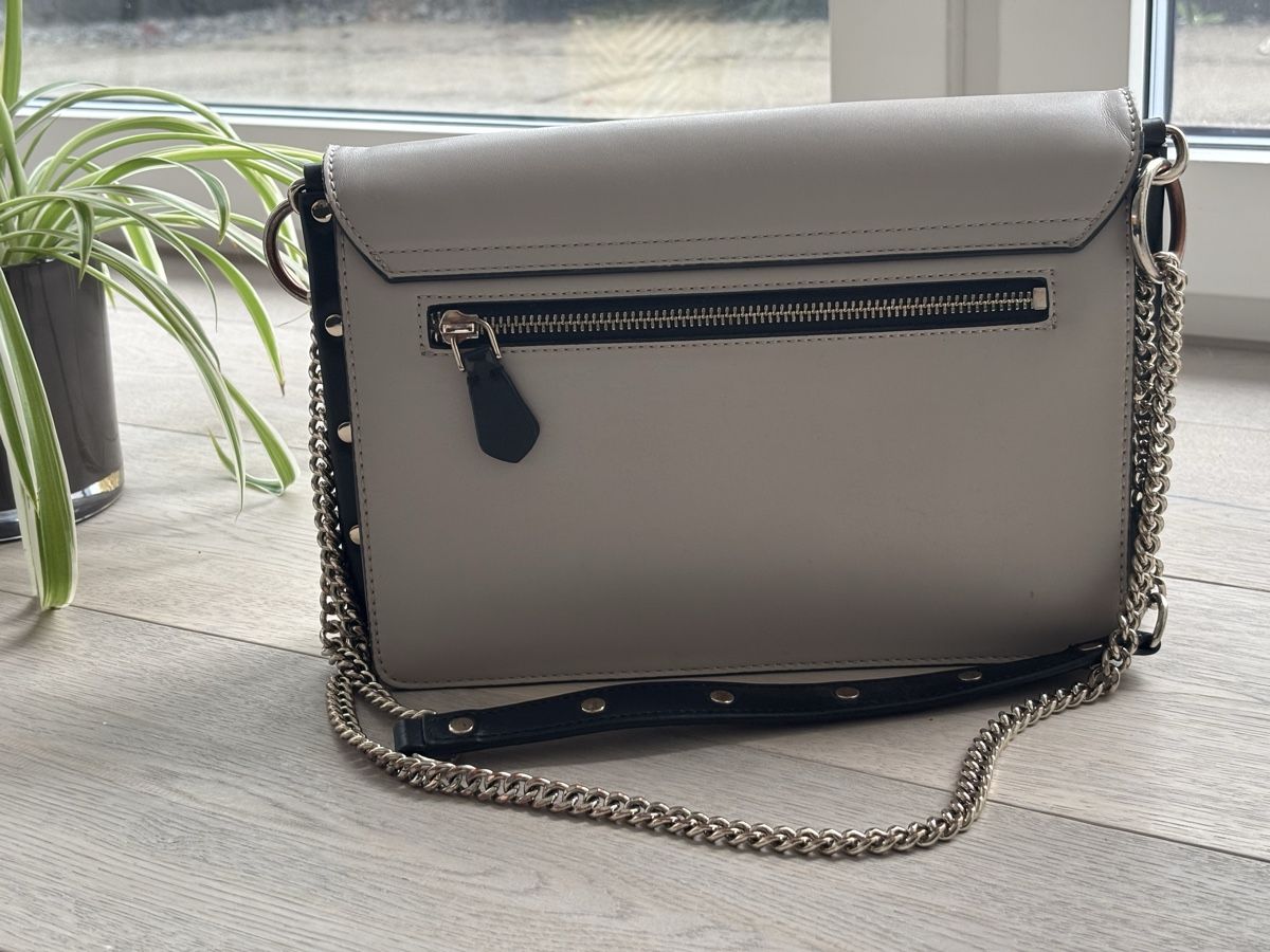 Guess Borse da donna: Guess Tasche,  mit verschiedenen Trageoptionen – Usato da Fehraltorf venduto da lea_9bt5 3