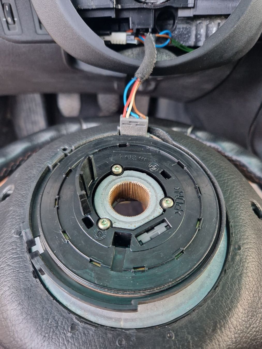 BMW Alle Autoersatzteile: BMW E36 Schleifring Lenkrad – Gebraucht aus Villigen von Moeff-Toeffli