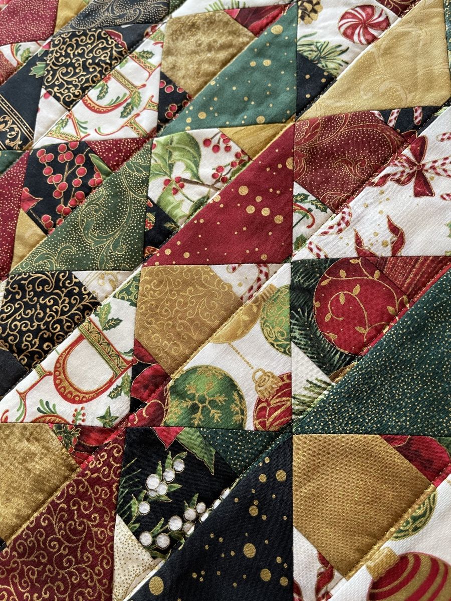 Alle Dekorationen: Chemin de table de Noël Patchwork  – Neu und originalverpackt aus La Chaux-de-Fonds von NathalieM07 4