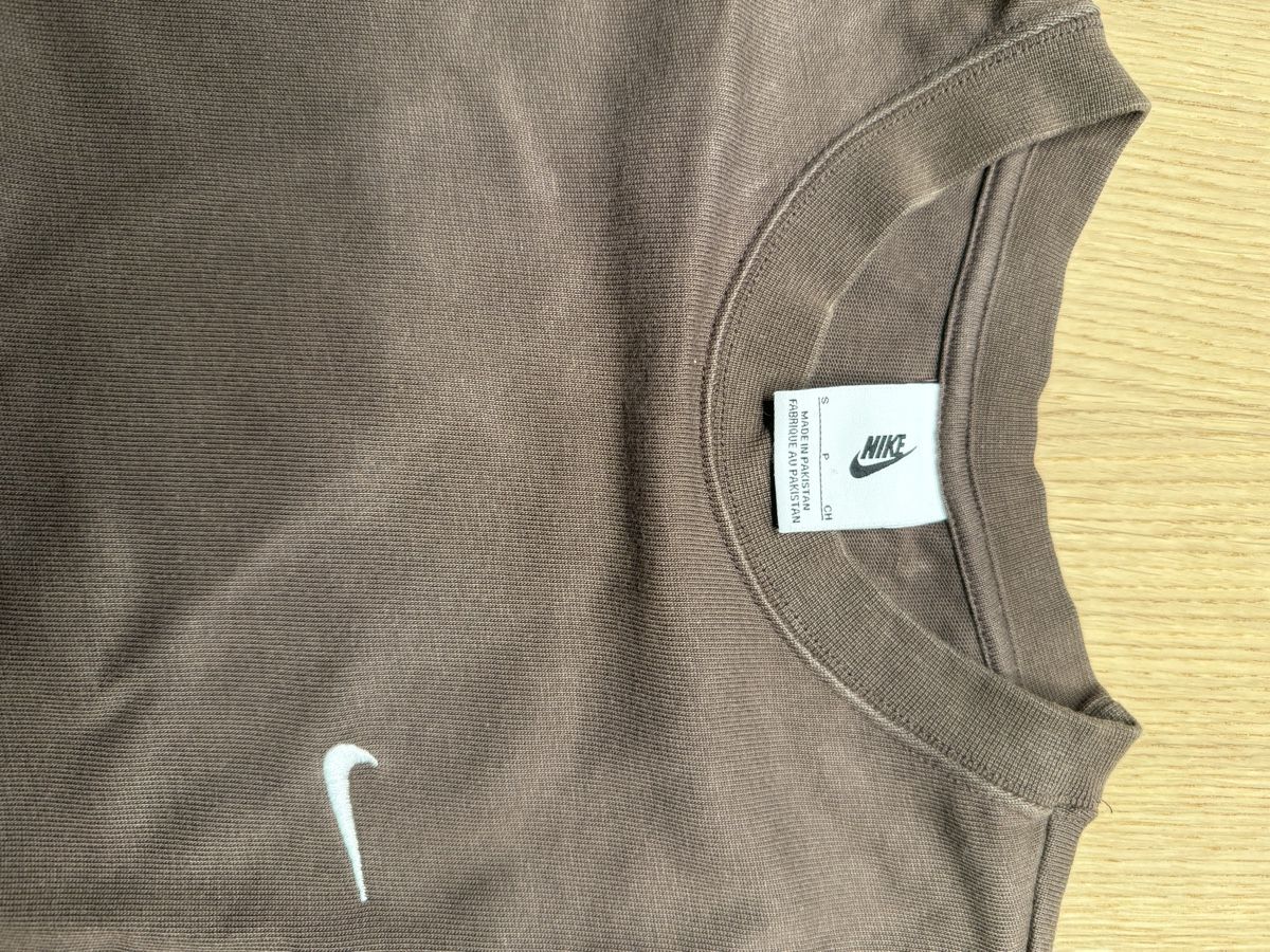 Nike Pullover & Sweatshirts: nike longsleeve/sweater brown size S – Neu (gemäss Beschreibung) aus Zug von SebastianSonderegger 1