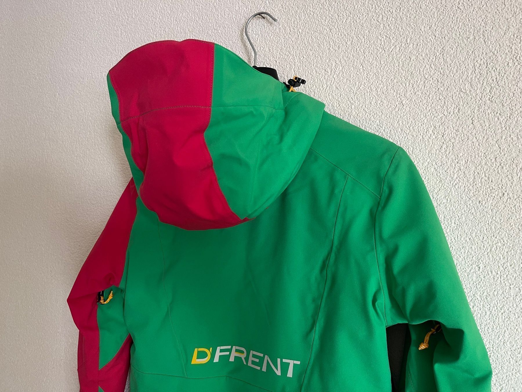 Giacche: Dfrent Cervinia Padded Jacket Gr. S – Nuovo e nell'imballaggio originale da Spreitenbach venduto da Opfikoner1 8