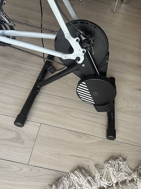 Hometrainer: Heimtrainer D100 mit Zwift Cog and Click – Usato da Niederuzwil venduto da aba_g859