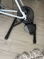 Heimtrainer D100 mit Zwift Cog and Click