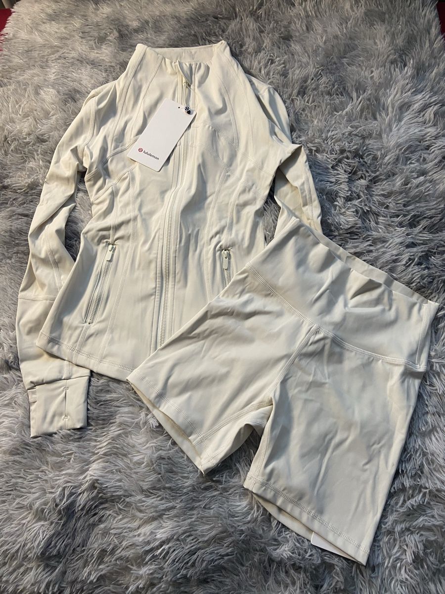 Lululemon Lots de vêtements: Lululemon Set – Neuf (Voir description) à Embrach par NovasOutlet