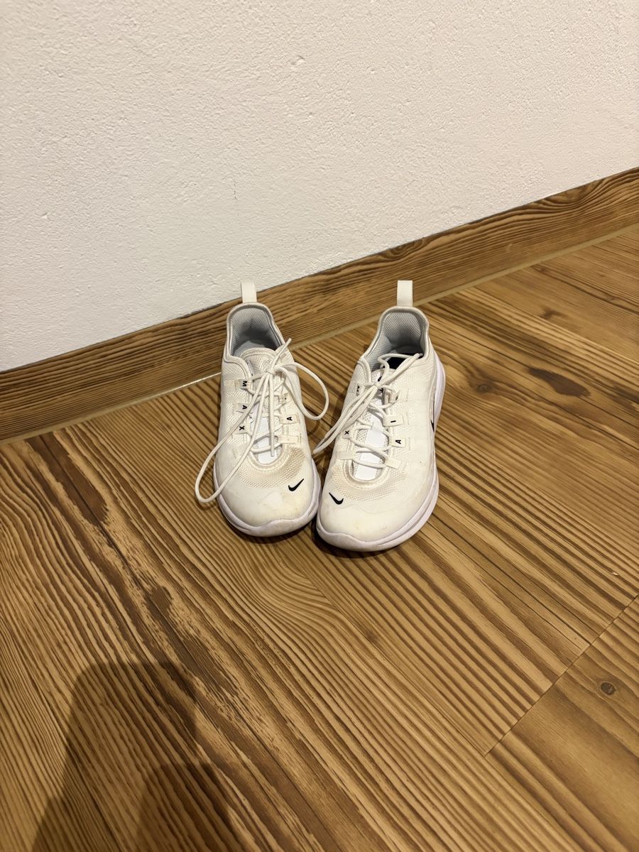 Nike Scarpe da uomo: Nike Air Turnschuhe Gr.35 – Usato da Vilters venduto da 5111984 1