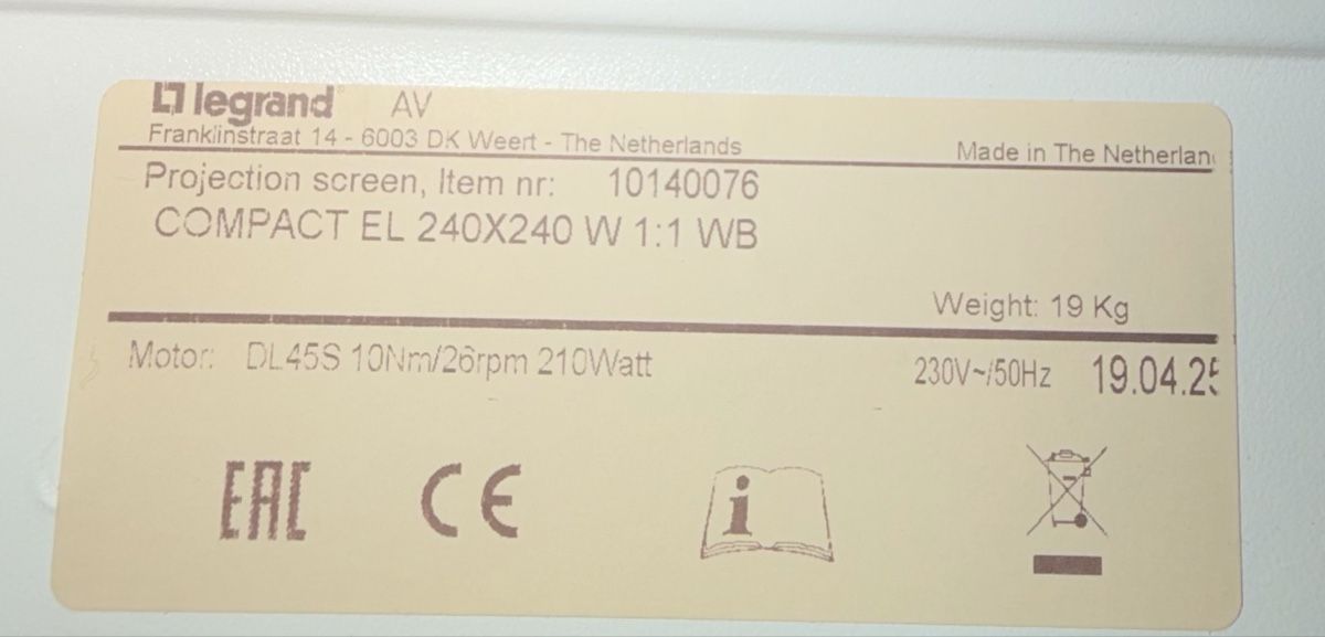 Home cinéma: Elektrische Leinwand  – D'occasion à Rüfenacht BE par Bastian14 1