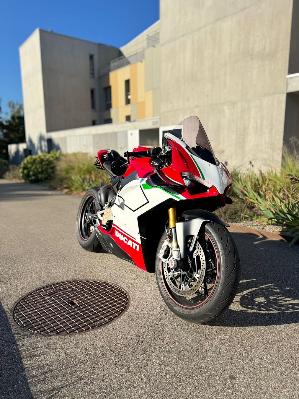 Strada: Ducati Panigale V4S – Usato da Würenlos venduto da EryFehr