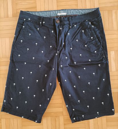 EDC Shorts Bermuda Palmenmuster Gr. 34