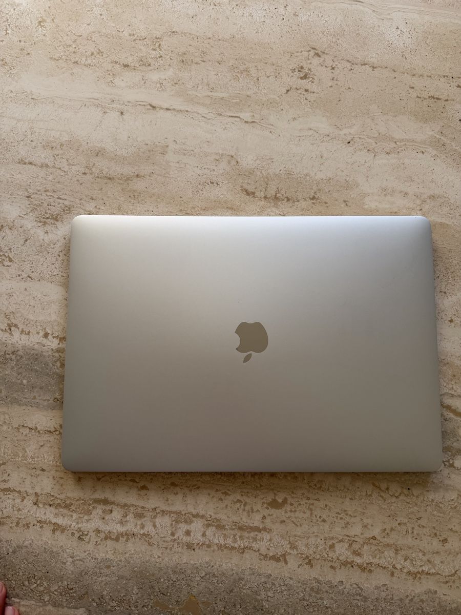 Apple Notebook: MacBook Pro (15-Inch 2016) - CH Keyboard – Usato da Basel venduto da mon_2l8z