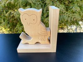 schöne Buchstütze aus Holz