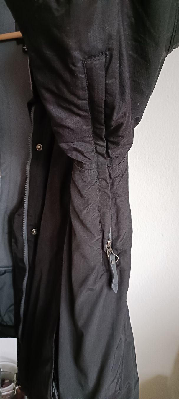 Giacche: Giacca Helly Hansen nera, perfetta per l'inverno! – Usato da Lugano venduto da ycd_rv8h 5